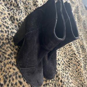 Rag & bone black suede booties size 37